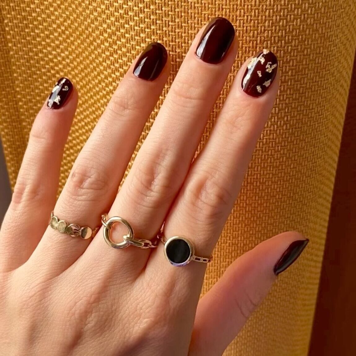 Pivolea - Nail Polish - I'm Strong - RED BLACK nail polish