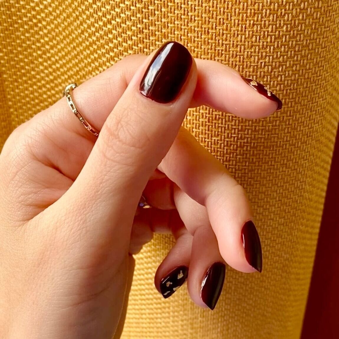 Pivolea - Nail Polish - I'm Strong - RED BLACK nail polish