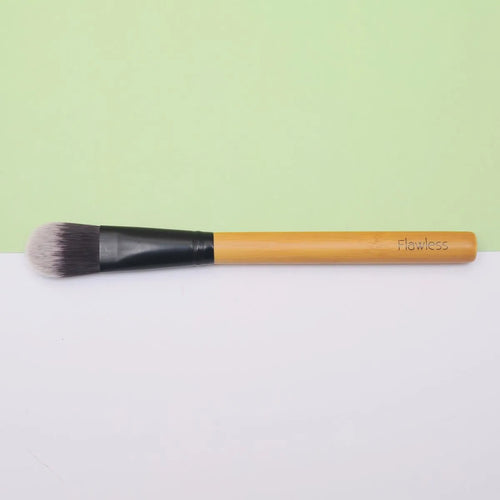 Flawless classic foundation brush